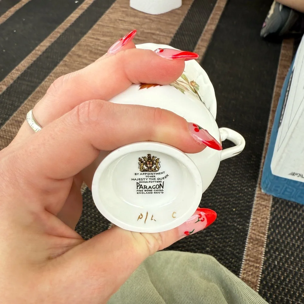 Vintage Paragon Fine Bone China Teacup and Saucer Set - Picture 6 of 6
